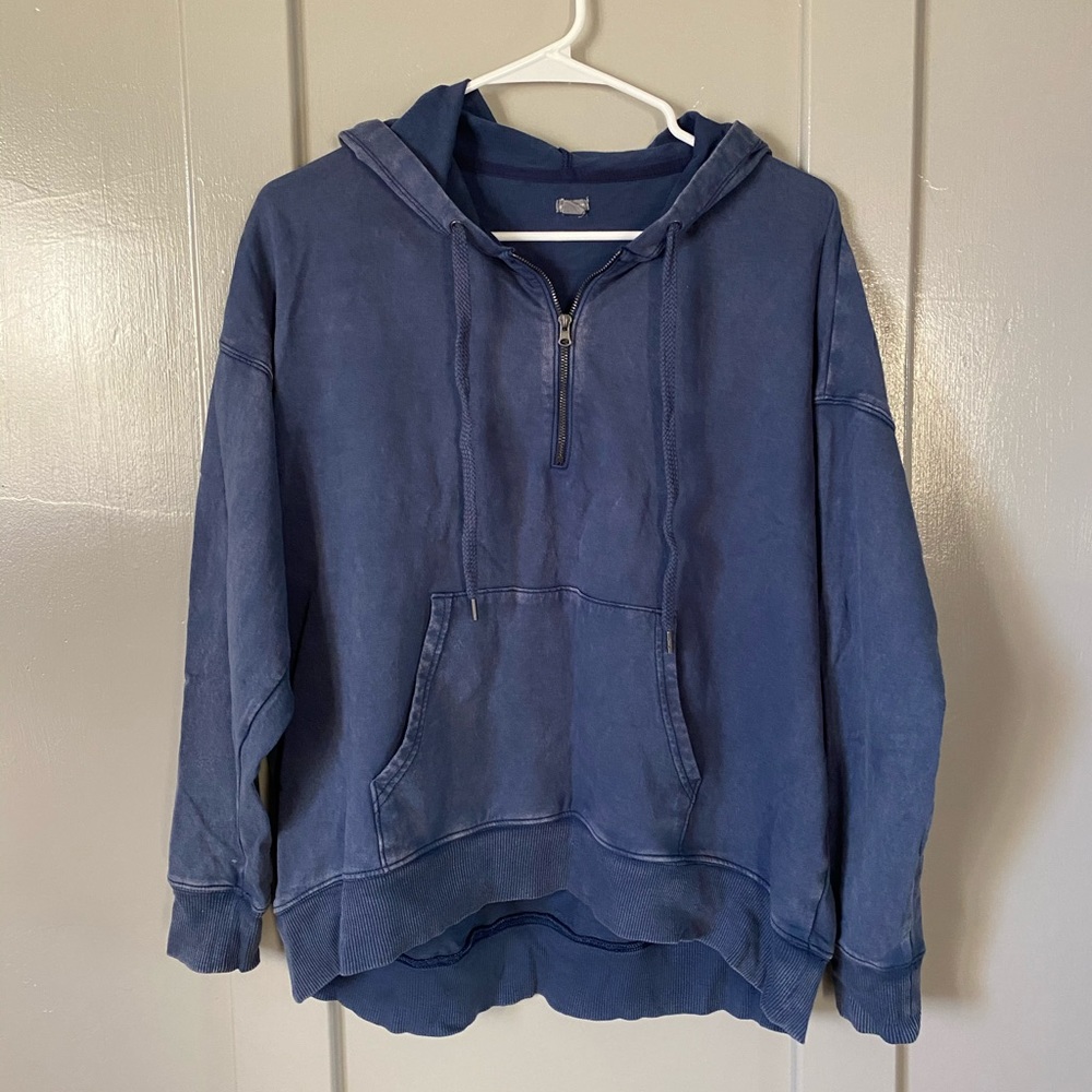 Oversized, lightweight sweatshirt